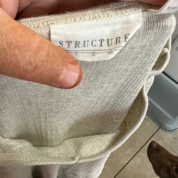 Structure Ribbed V Neck Tee Shirt - Picture 2 of 7